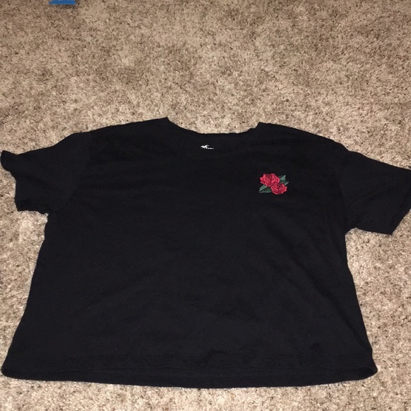 hollister crop top:) - Picture 1 of 4
